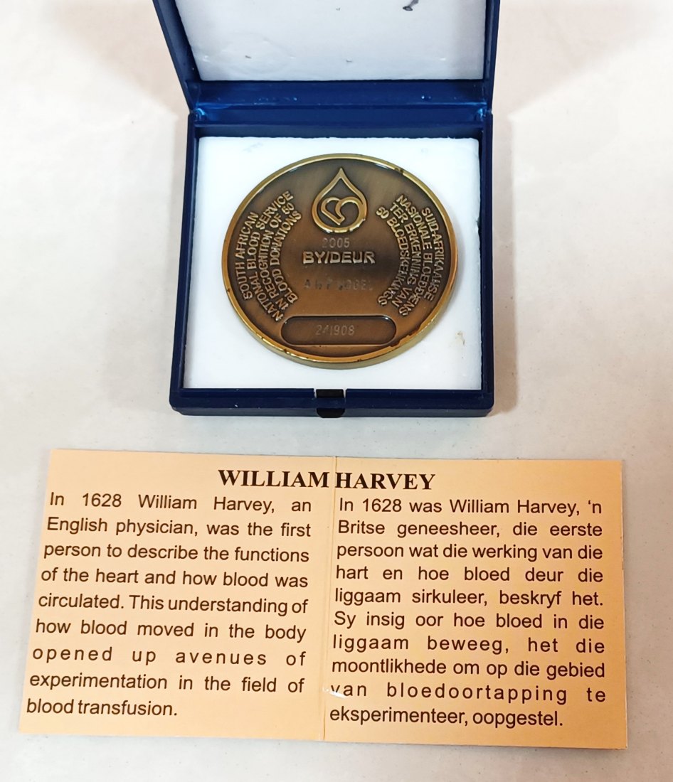  2005 South Africa William Harvey 1578-1657 National Blood Service Bronze Medal 50mm 40g   