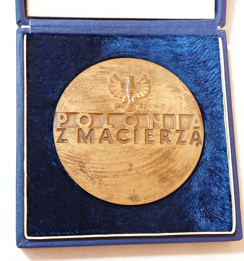  1970 XL Poland Polonia with the Motherland Warsaw 69.8mm 137.81g Bronze Medal 900 Pieces Minted   