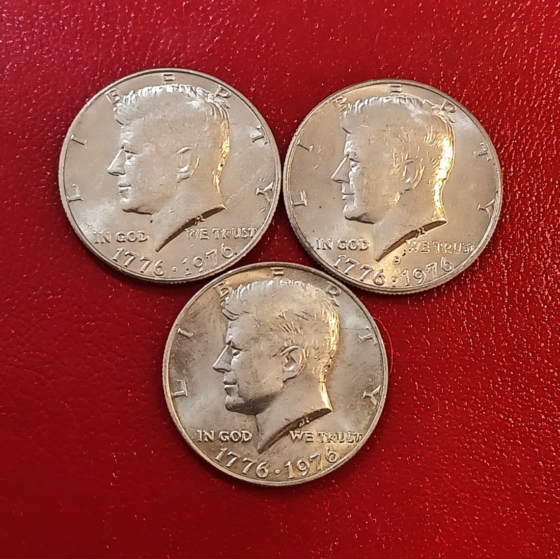  LOT OF 3 1976 United States Kennedy Declaration of Independence Bicentennial Half Dollar 2xP & 1xD   
