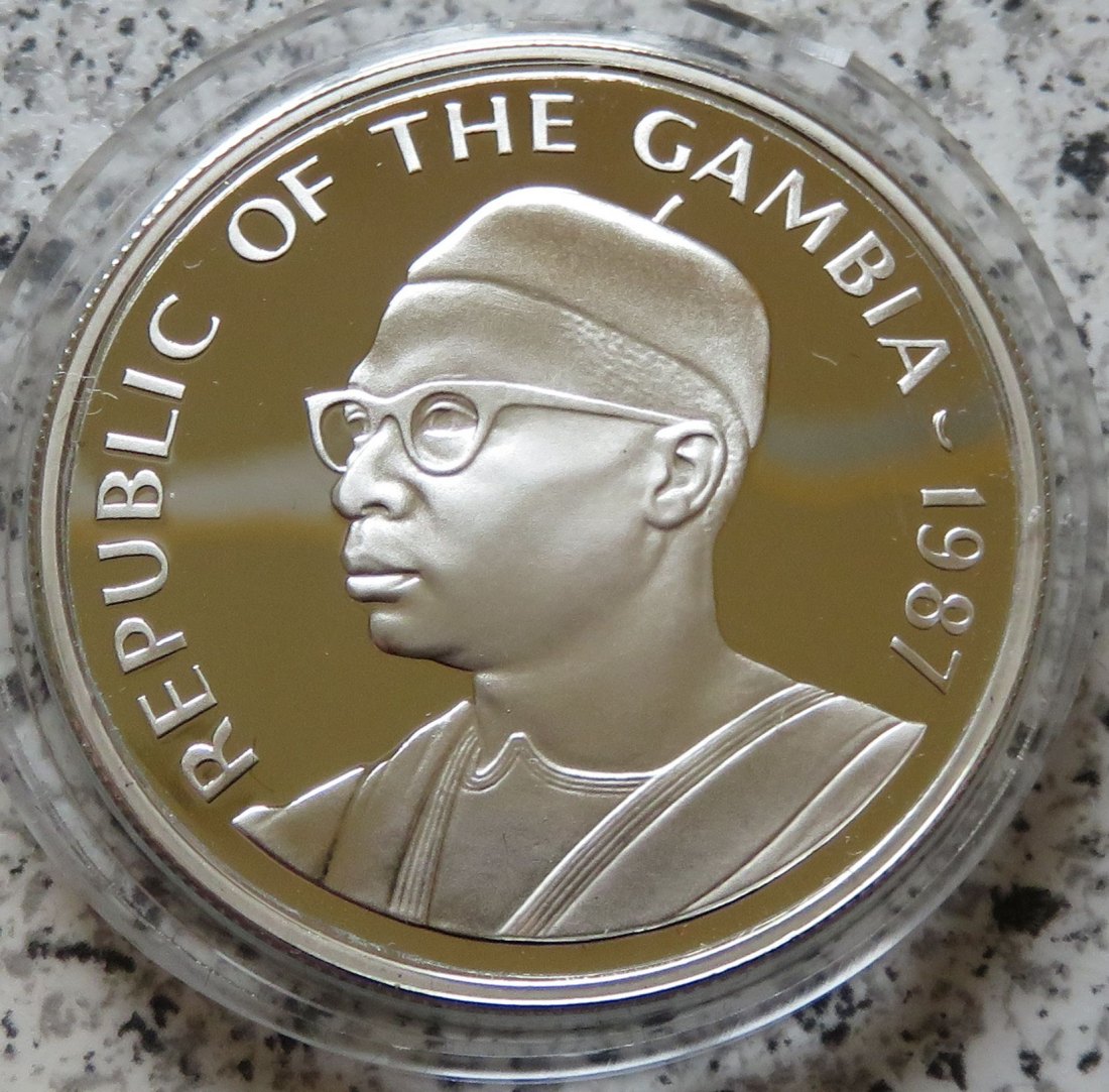  Gambia 20 Dalasis 1987   