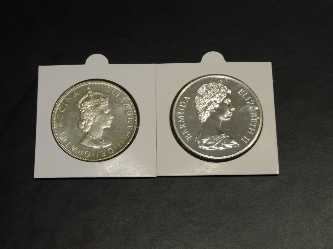  BERMUDA 2X 1 CROWN 1964-1972.GRADE-PLEASE SEE PHOTOS.   