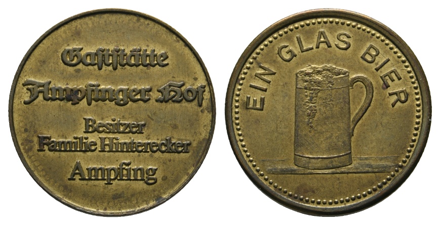  Bayern, Ampfing, Gaststätte Ampfingen Hof Besitzer Familie Hinterecker; ein Glas Bier; Menzel -   