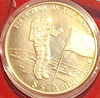  Liberia, 5 Dollar, 2000 Gedenkmünze Neil Armstrong/Apollo 11 gekapselt   