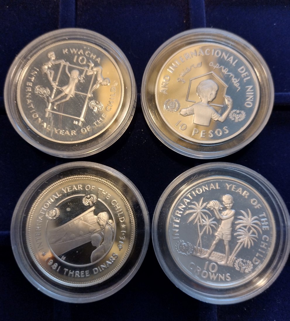  4 Silber-Münzen, Jahr des Kindes   