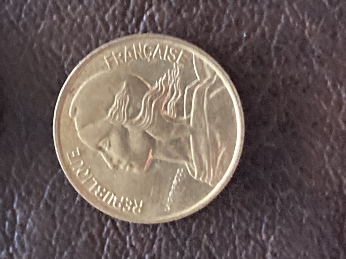  Münze Münzen Umlaufmünze Frankreich 5 Centimes 1977   