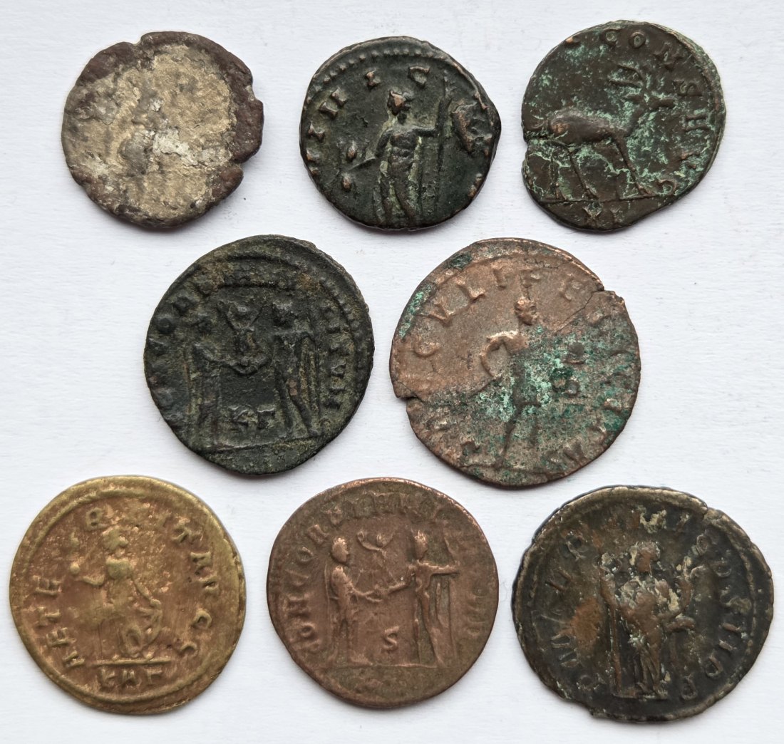  Römer: 8 Antoniniane der Inflationszeit, 3,0 - 3,5 g   