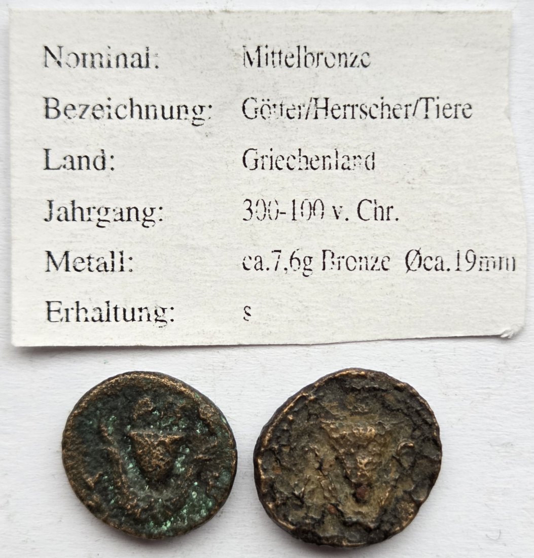  Griechen: 2 Bronzemünzen   