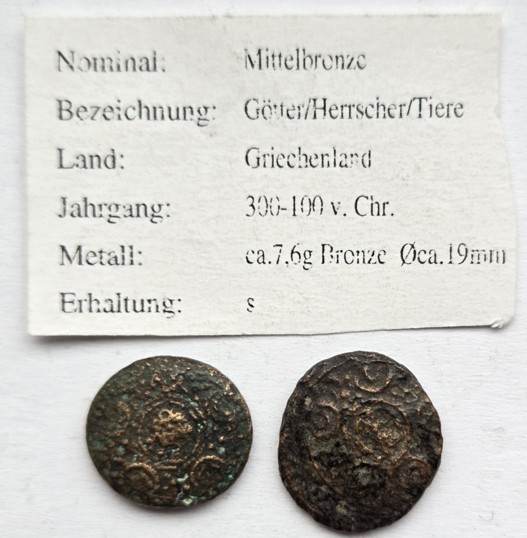  Griechen: 2 Bronzemünzen   