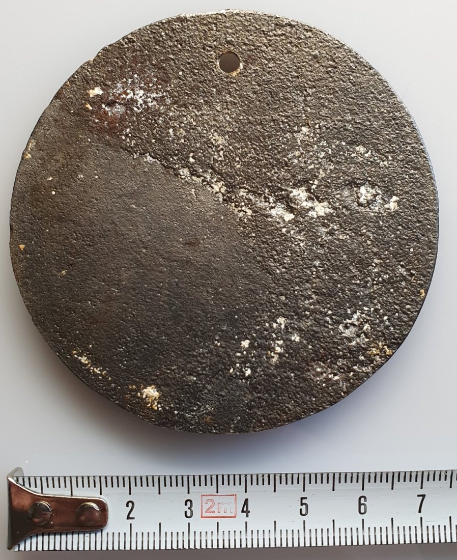  Historische erotische Eisen Plakette 75 mm Durchmesser 87 gr.   