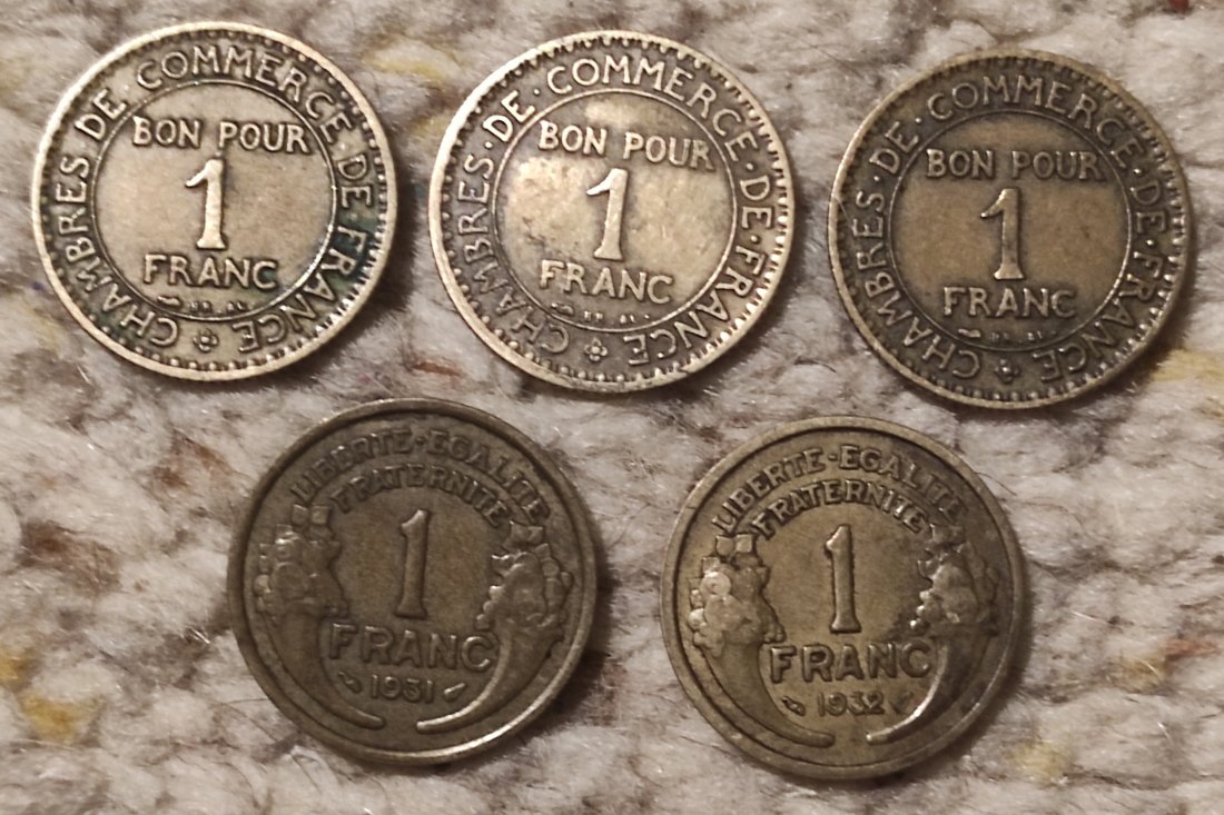  D 004: Frankreich Lot mit 5 älteren 1 Franc Stücken, 1922, 1923, 1924, 1931, 1932   
