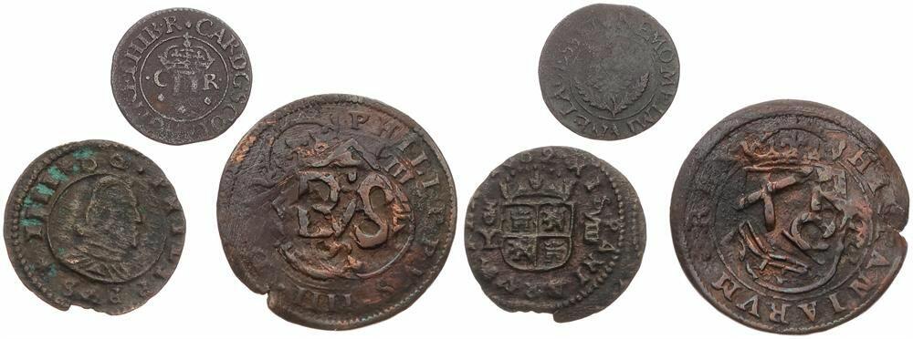  Spain, Kingdom, Mixed Reigns, Very good lot with 3 ancient copper Spanish coins in various grades in   