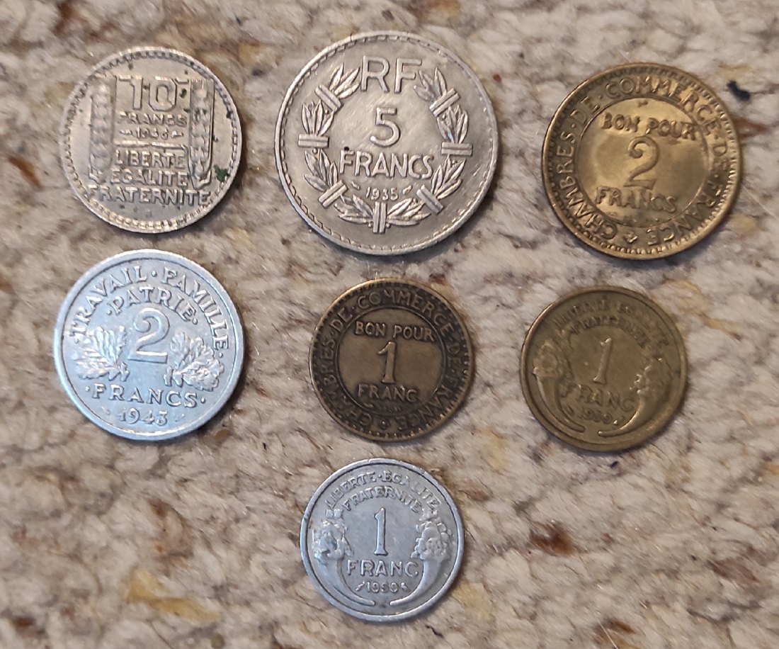  d012: Frankreich Münzlot mit 7 älteren verschiedenen Münzen   
