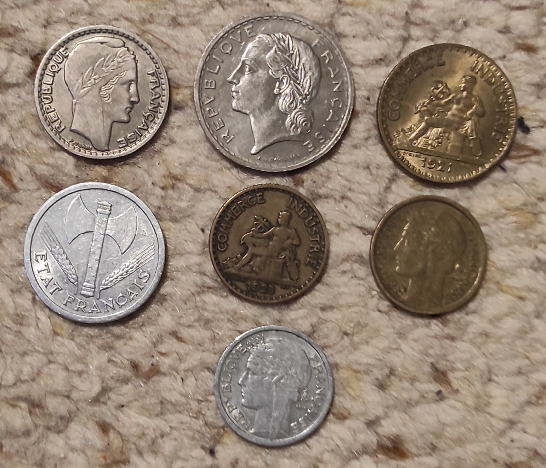  d012: Frankreich Münzlot mit 7 älteren verschiedenen Münzen   