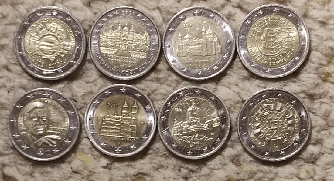  d023: Deutschland 8 x 2 Euro, guter Erhalt   