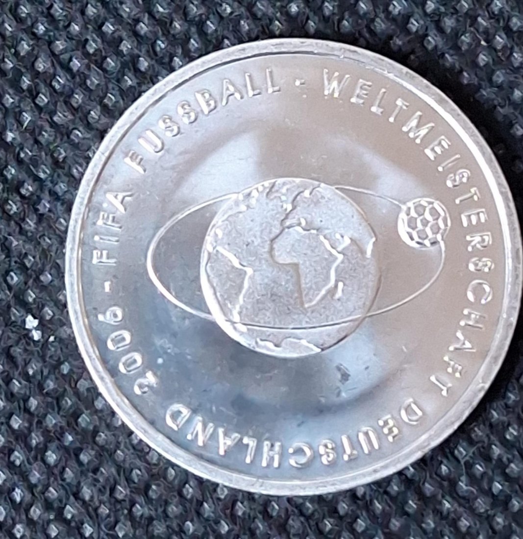  Silbermünze: BRD, 10 Euro 2004,FIFA Fussball Weltmeisterschaft Deutschland 2006, Feingewicht 16,65 g   
