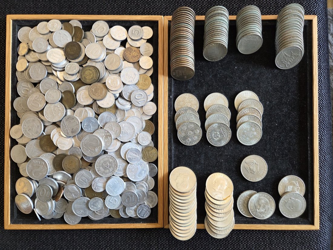  DDR: Großes Lot Gedenk- und Kleinmünzen, zusammen 2,3 kg   