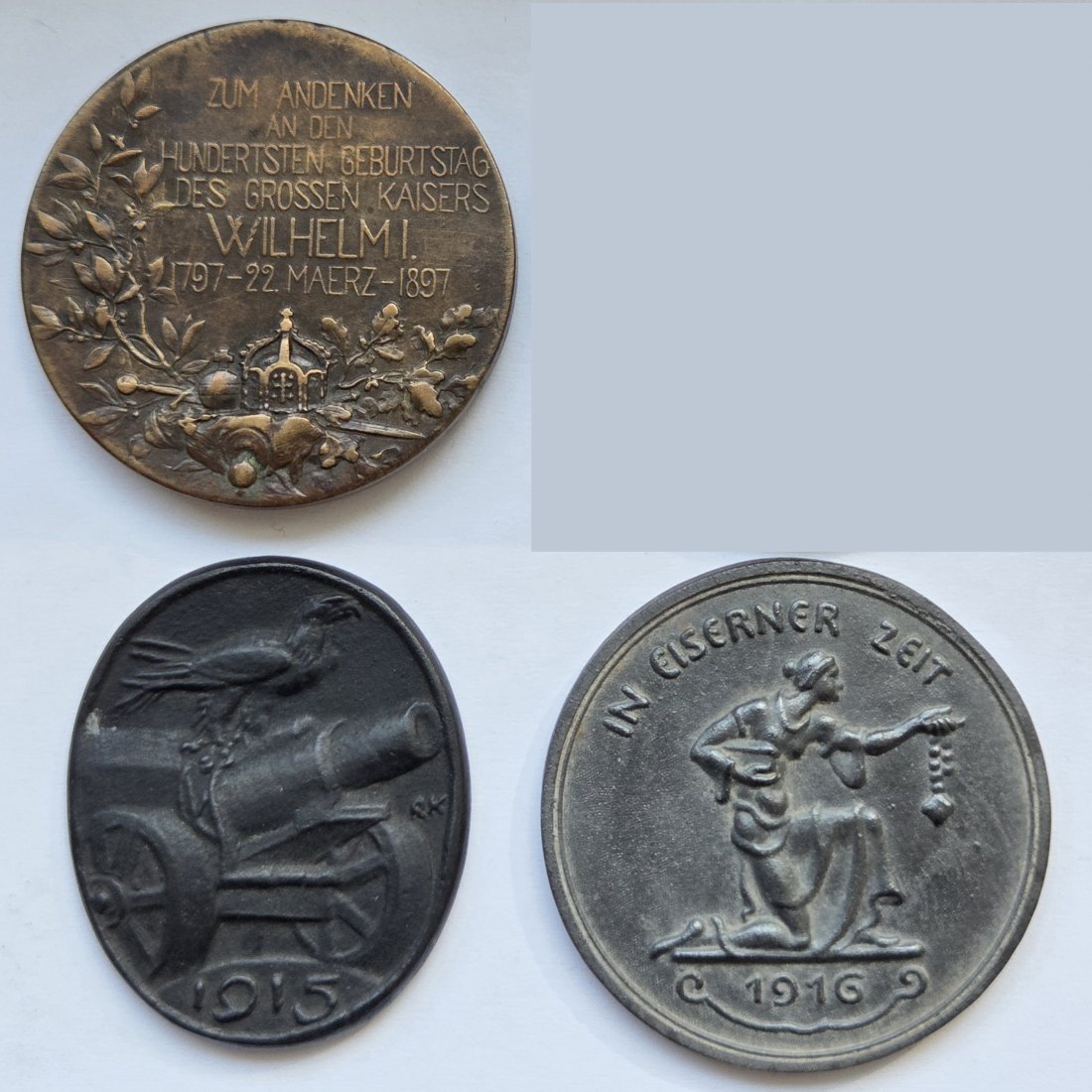  Zentenarmedaille 1897 + Zwei Eisenmedaillen Erster Weltkrieg   
