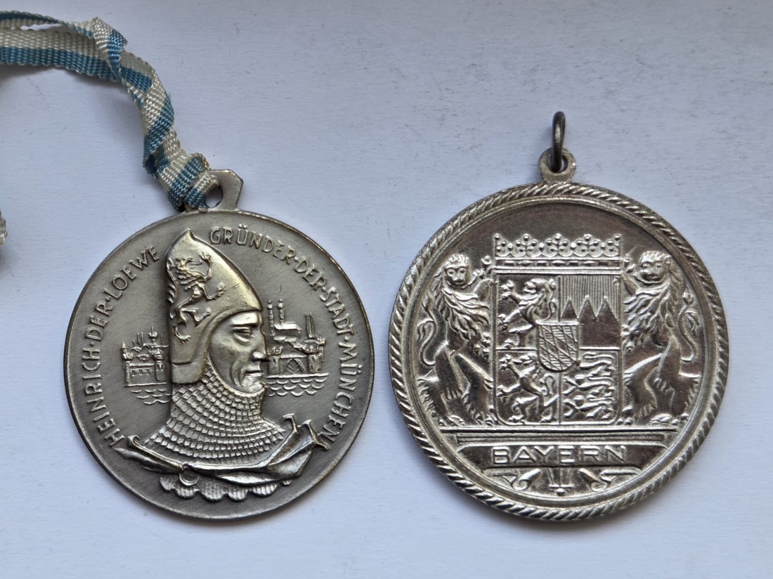  Medaille 800 Jahre München von 1958, dazu noch eine Bayern-Medaille   