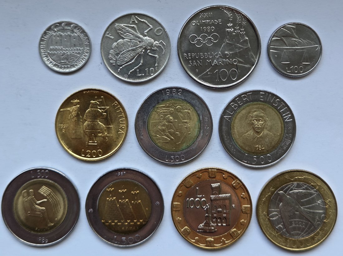  San Marino: Lot aus elf verschiedenen Lire-Münzen   
