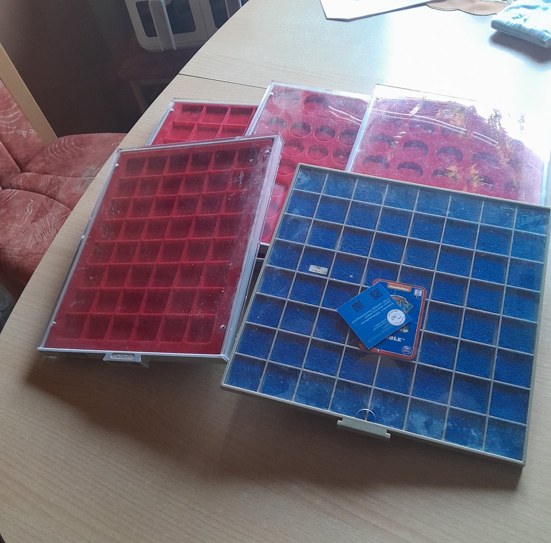  4 x Lindner und 1 x BEBA Schuber gut gebraucht   