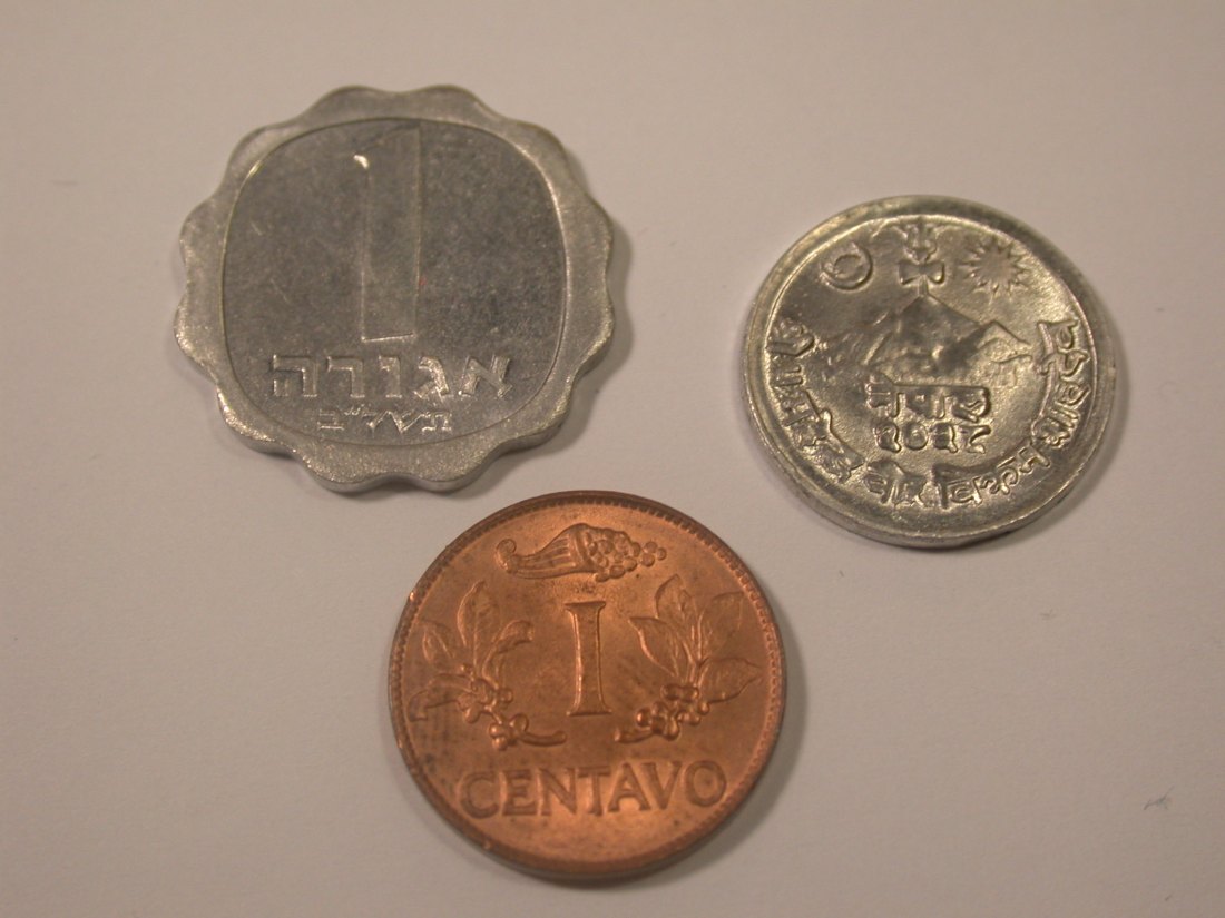  J31  3 Kleinmünzen alle Welt in f. Unc  Israel Asien Südamerika  Originalbilder   