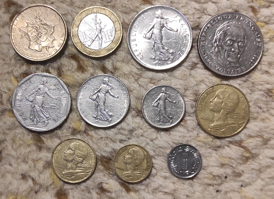  Set 009: Frankreich Münzlot mit 11 verschiedenen Münzen   