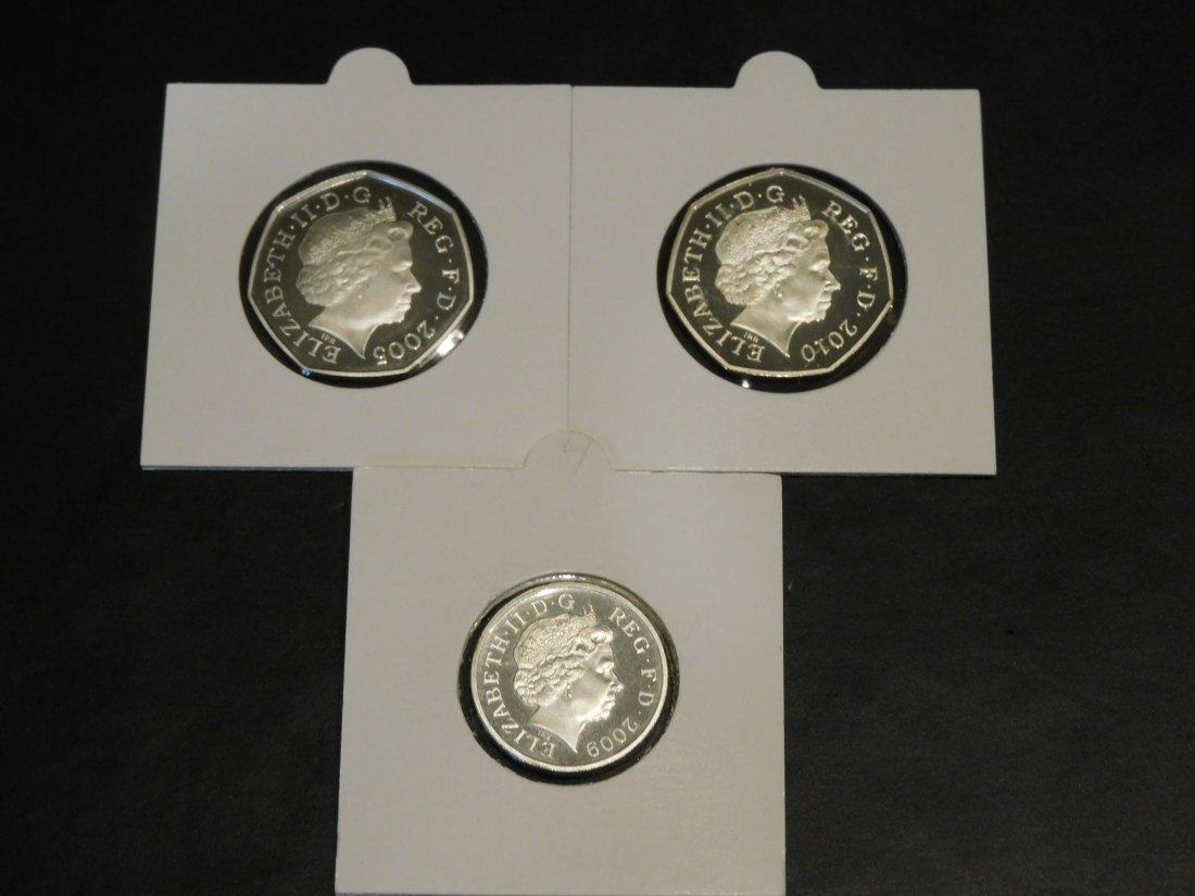  UNITED KINGDOM 2X 50 PENCE 2005-10-1 POUND 2009.GRADE-PLEASE SEE PHOTOS.   