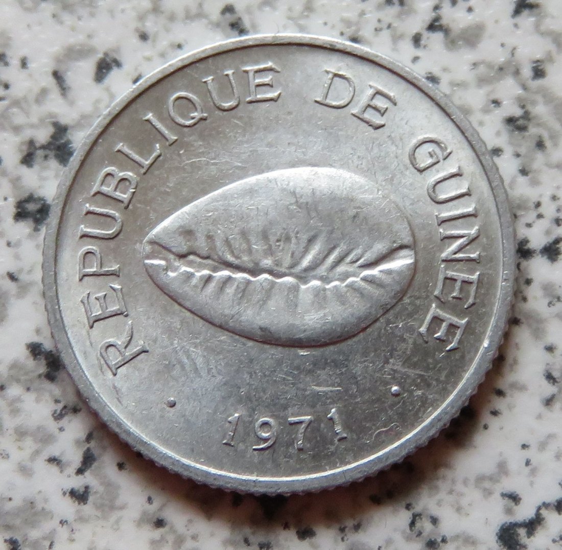  Guinea 50 Cauris 1971   