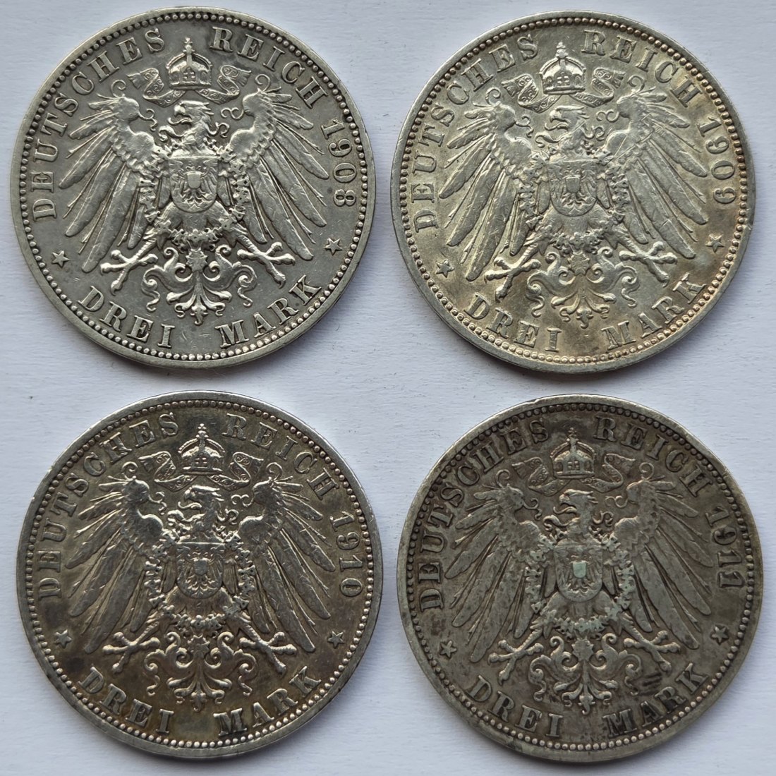  Kaiserreich: Preußen, 3 Mark Wilhelm II. (Jaeger 103), 4 Stück (1908-1911)   