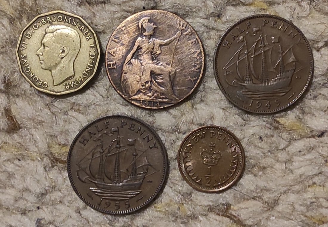  d012: Großbritannien Münzlot mit 5 verschiedenen älteren Münzen   