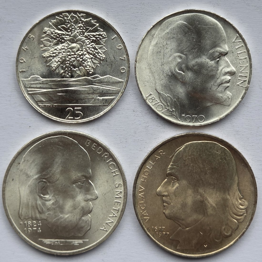  Tschechoslowakei: Lot aus vier Silbermünzen, zusammen 35,1 g Feinsilber   