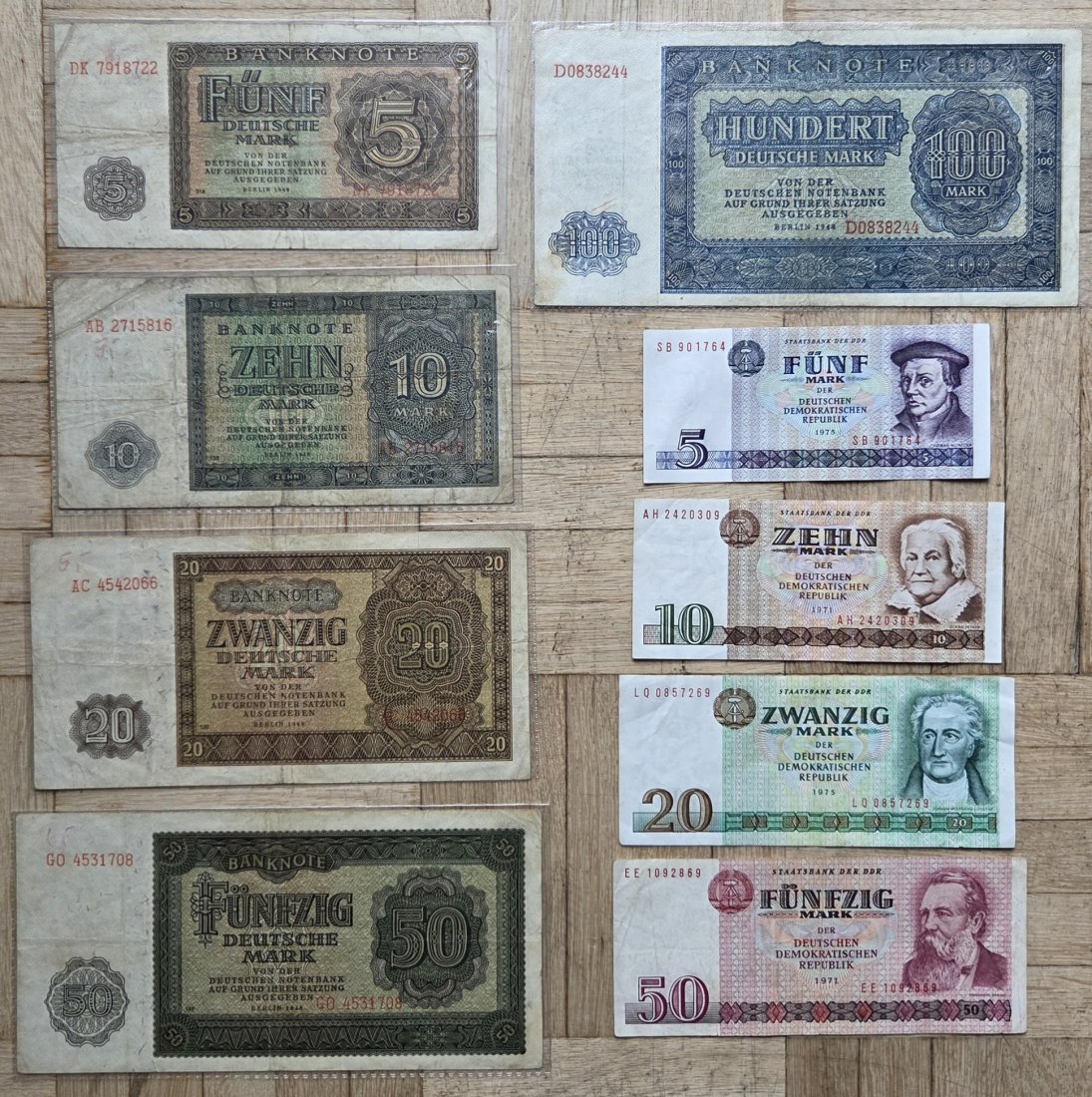  DDR: Lot aus neun verschiedenen Banknoten   