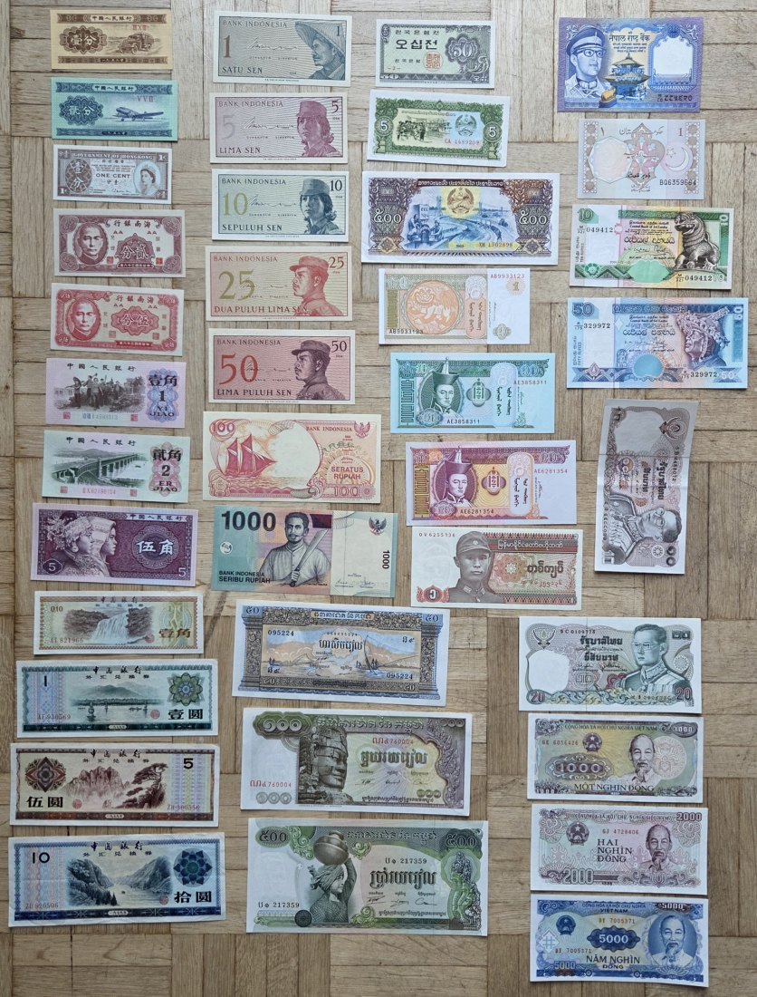  Asien: Lot aus 38 verschiedenen Banknoten, alle kassenfrisch   