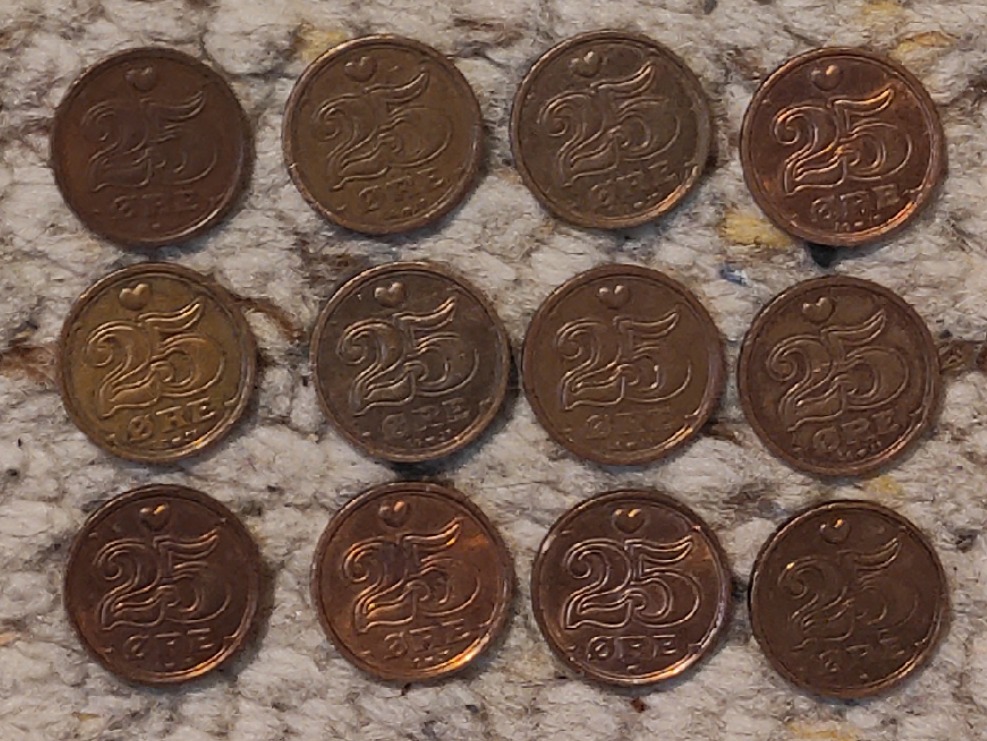  Set 036: Dänemark mit 12 x 25 Öre verschiedener Jahrgänge   