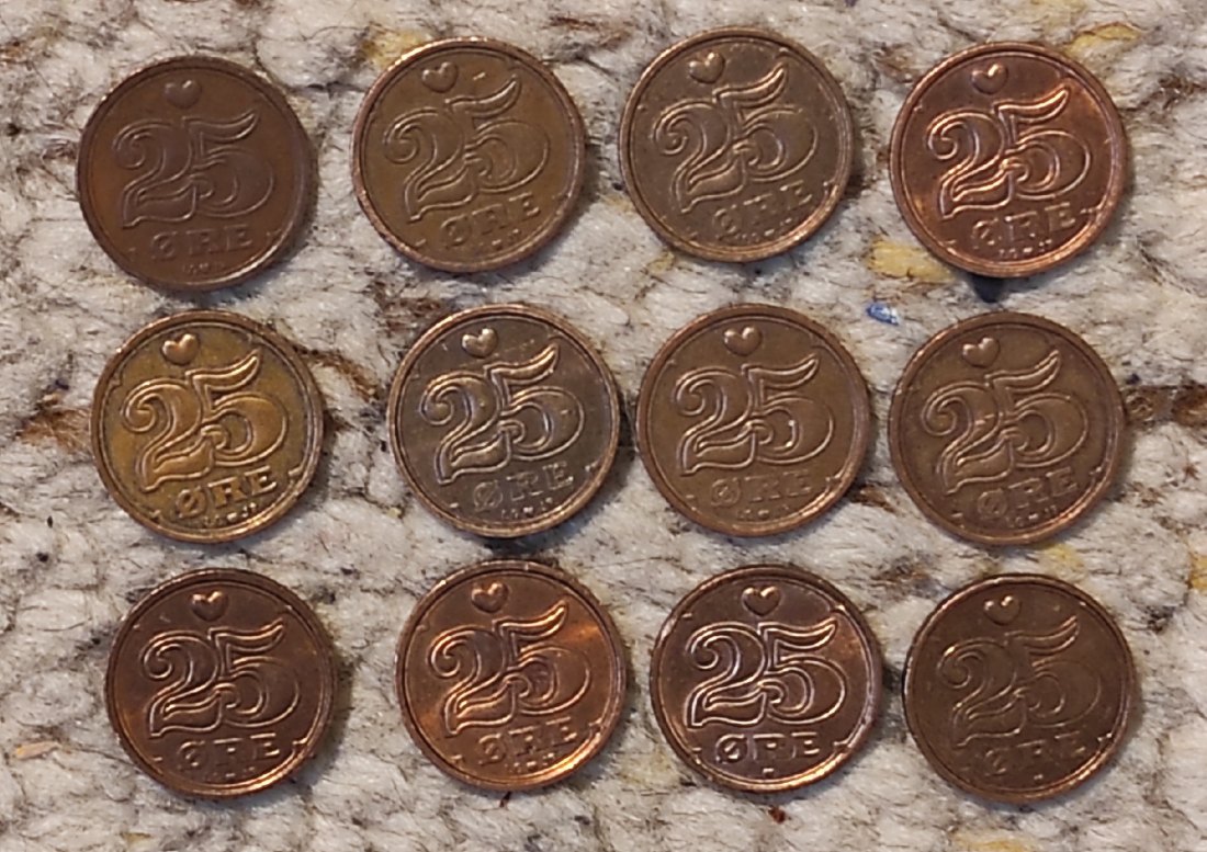  Set 036: Dänemark mit 12 x 25 Öre verschiedener Jahrgänge   