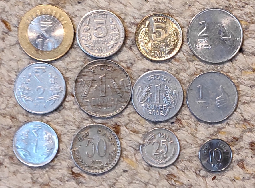  Set 053: Indien Münzlot mit 12 verschiedenen Münzen   