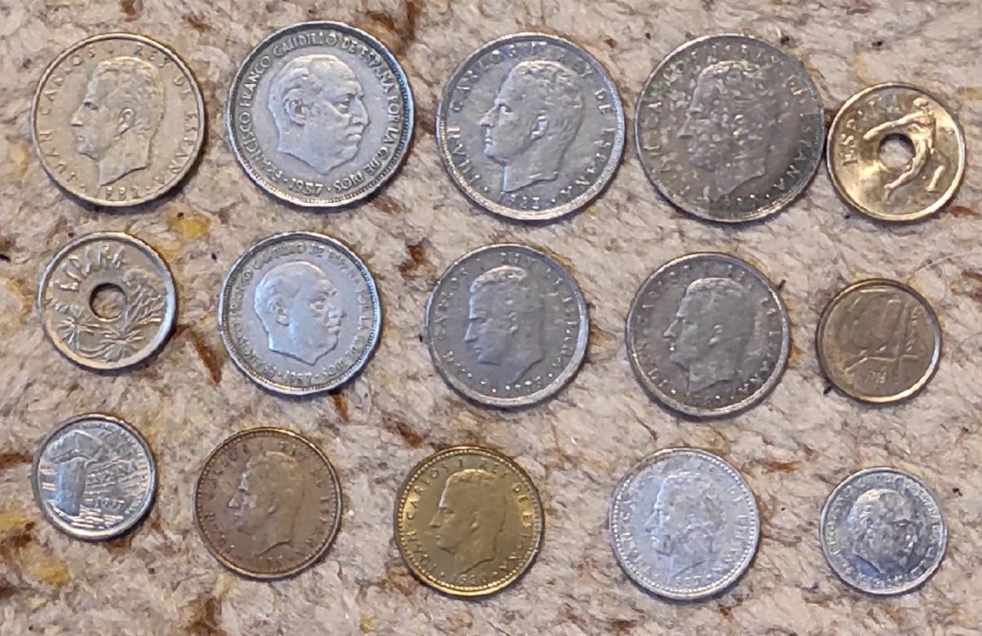  Spanien Münzlot mit 15 verschiedenen Münzen   