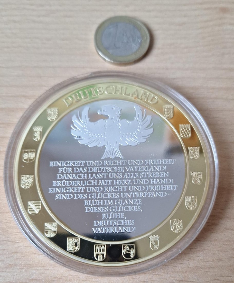  Der Deutschland Gigant: 70 mm-Medaille PP, Quadriga/Nationalhymne, ca. 132 Gramm, Auflage 9999 Stück   