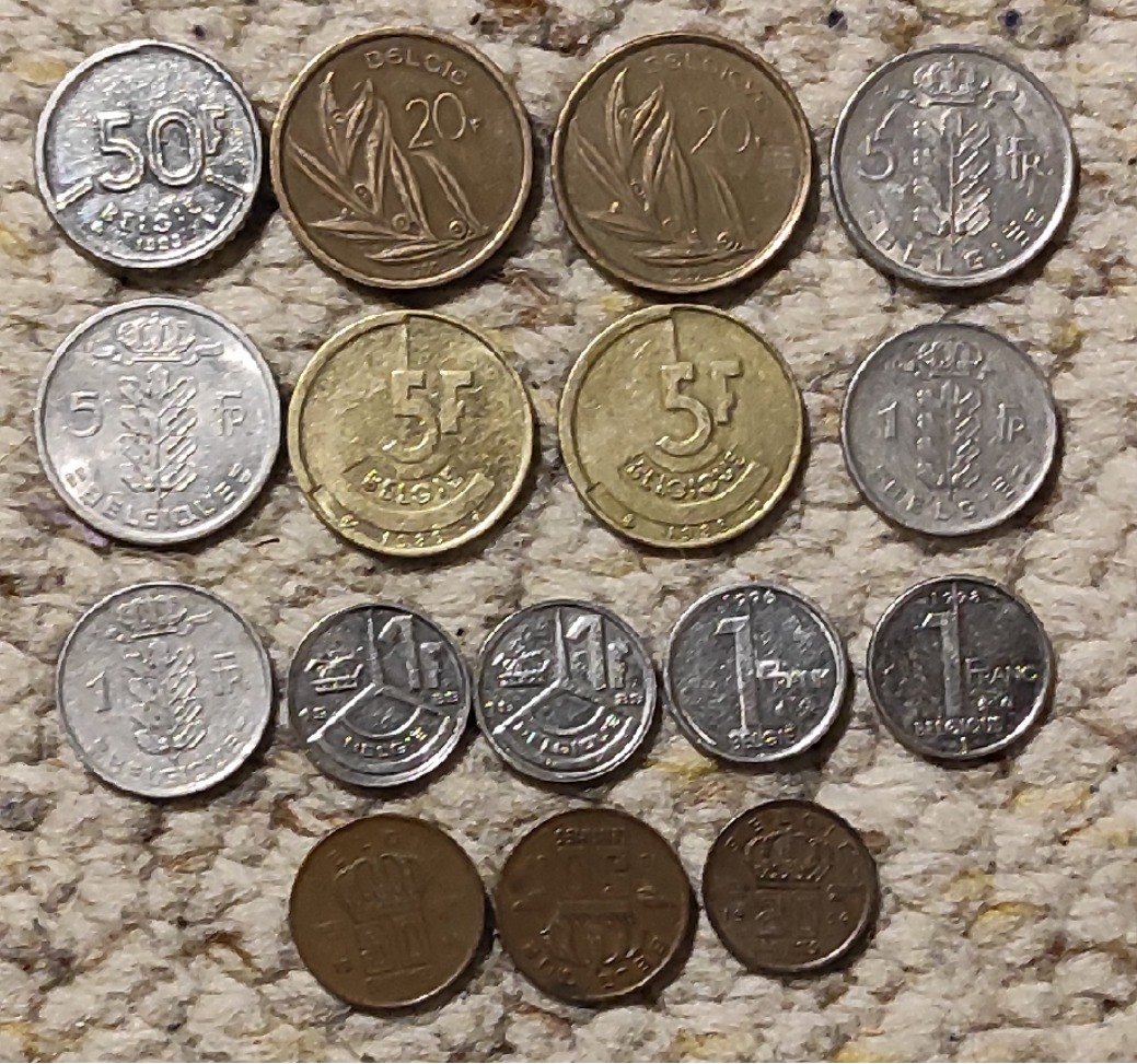  Set 062: Belgien Münzlot mit 15 verschiedenen Münzen   