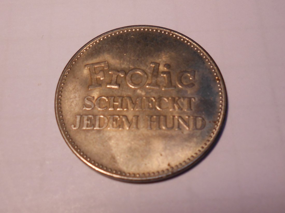  #MED4 Medaille FROLIC Schmeckt jedem Hund, Kesshond, Spitz,   