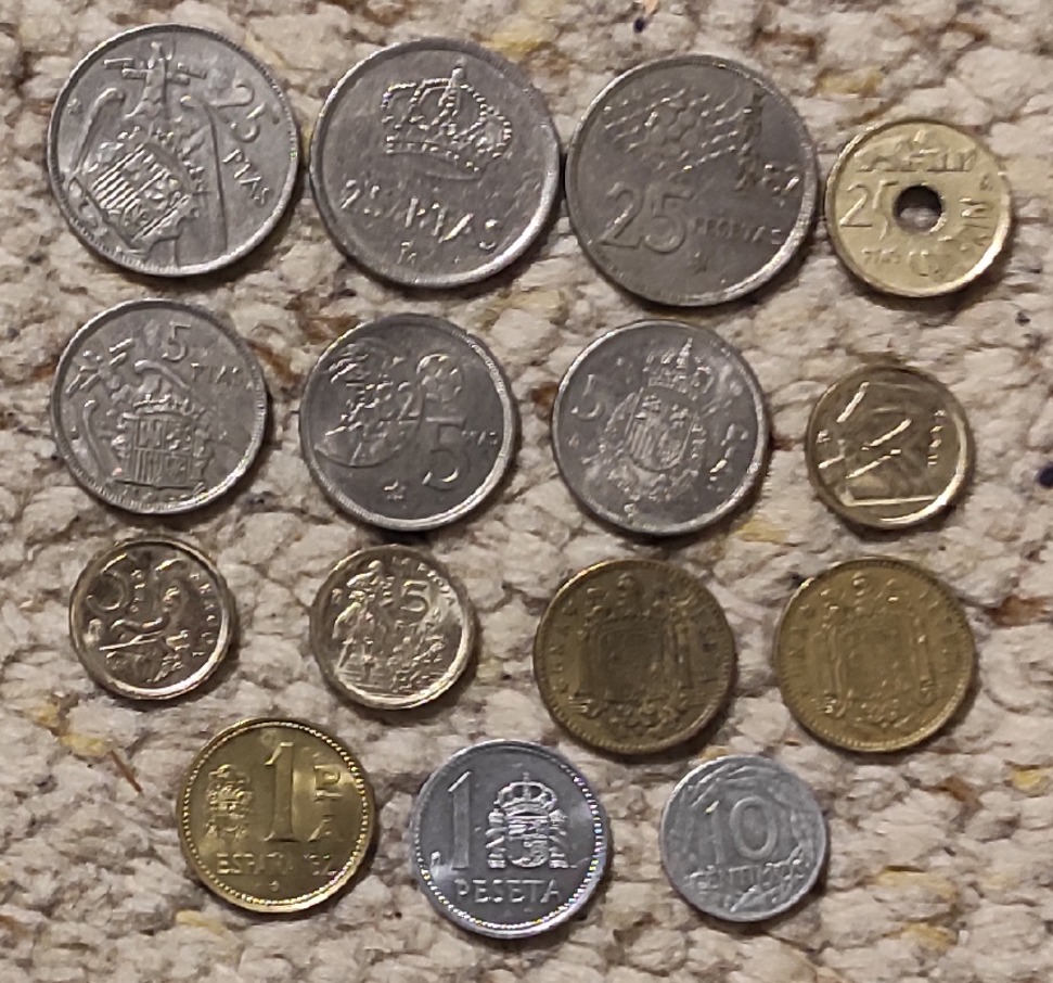  Set 070: Spanien Münzlot mit 15 verschiedenen Münzen   