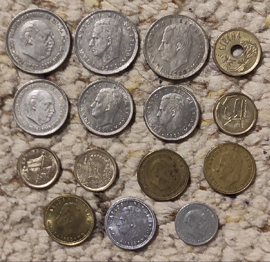  Set 070: Spanien Münzlot mit 15 verschiedenen Münzen   