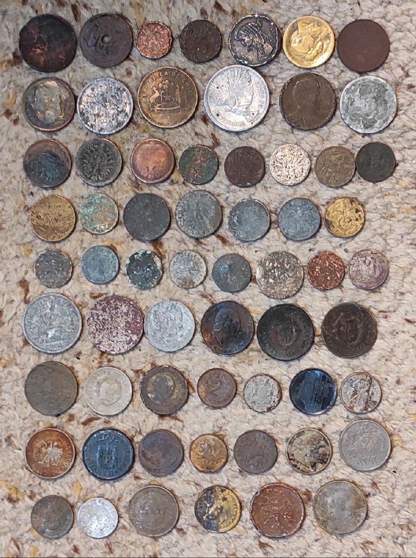  Set 072: 62 Schrottmünzen entweder abgerieben, beschädigt oder verfärbt   