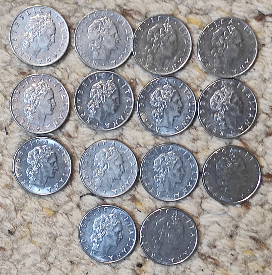  Italien Münzlot mit 14 x 50 Lire Stücken   