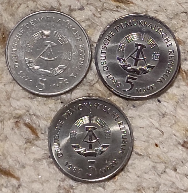  d013: DDR kleines Lot mit 3 verschiedenen 5 Mark Münzen   