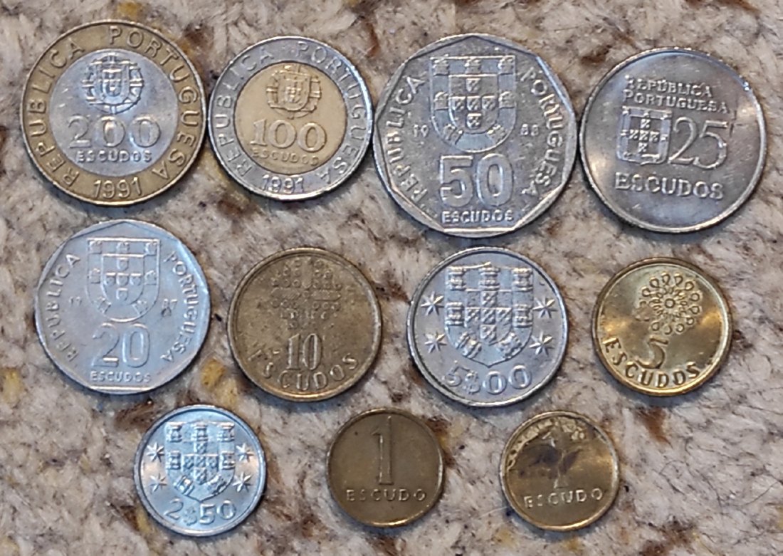  Set 089: Portugal Münzlot mit 11 verschiedenen Münzen   