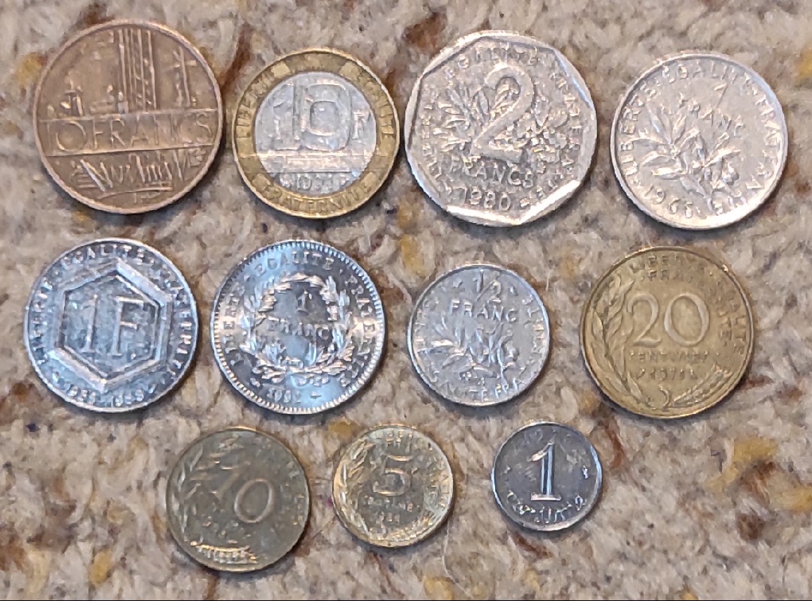  Set 091: Frankreich Münzlot mit 11 verschiedenen Münzen   