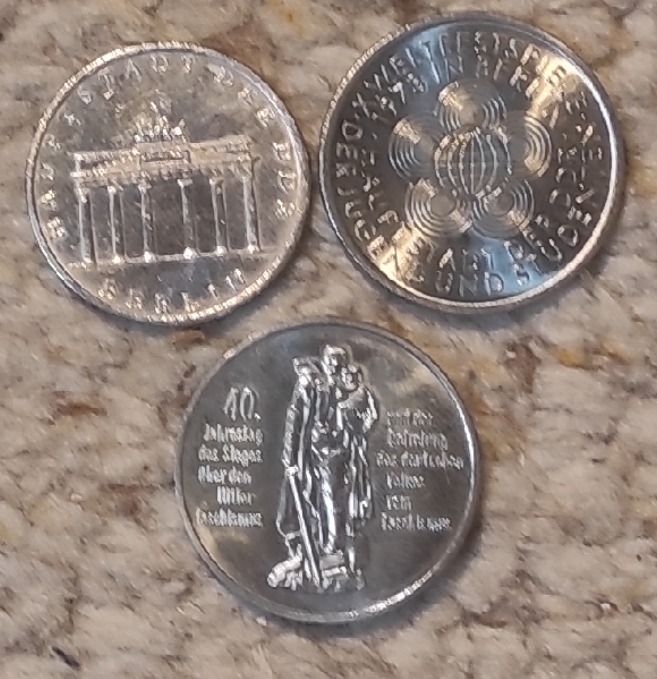  d024: DDR kleines Münzlot mit 3 verschiedenen Münzen   