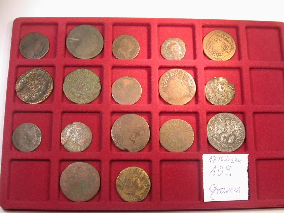  17 alte Kupfer- und Bronzemünzen schlecht erhalten auch Römer  109 Gramm Originalbilder   