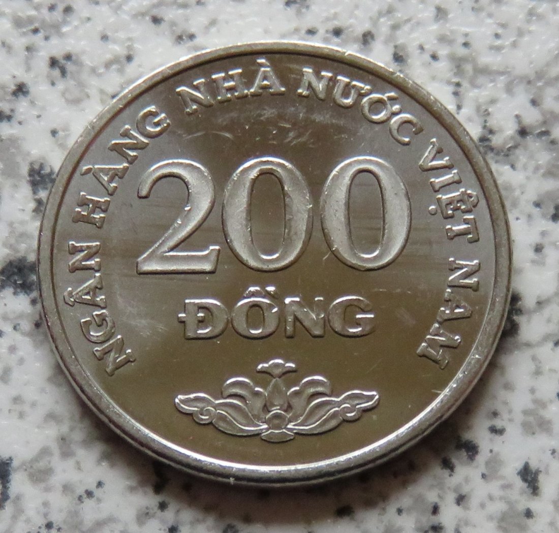  Vietnam 200 Dong 2003   
